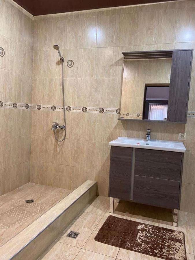 Guest House Vzgorye Gagra Bagian luar foto