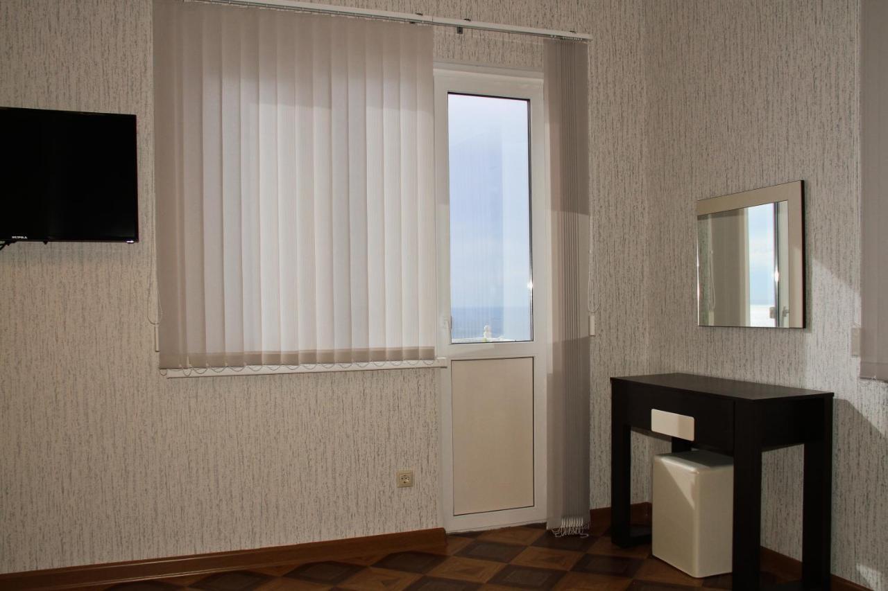 Guest House Vzgorye Gagra Bagian luar foto