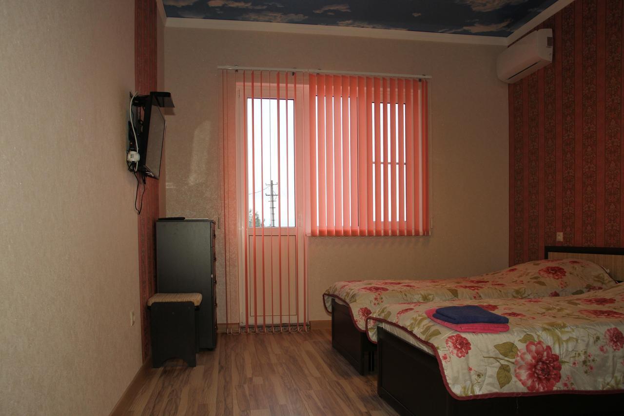 Guest House Vzgorye Gagra Bagian luar foto