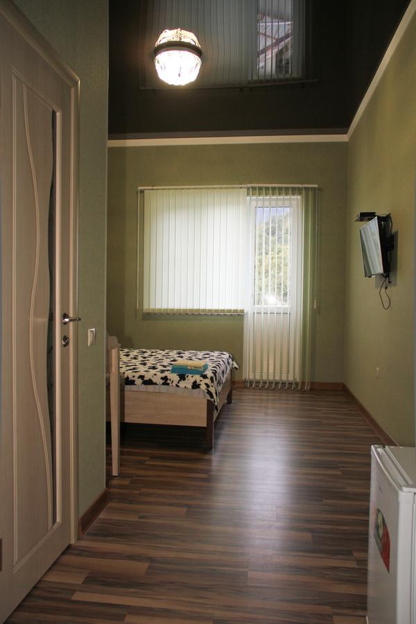 Guest House Vzgorye Gagra Bagian luar foto