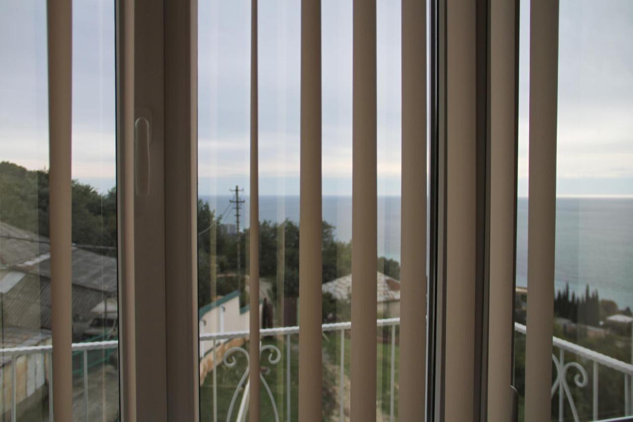 Guest House Vzgorye Gagra Bagian luar foto