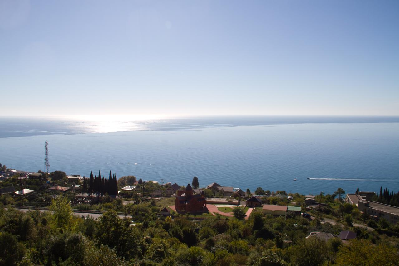 Guest House Vzgorye Gagra Bagian luar foto
